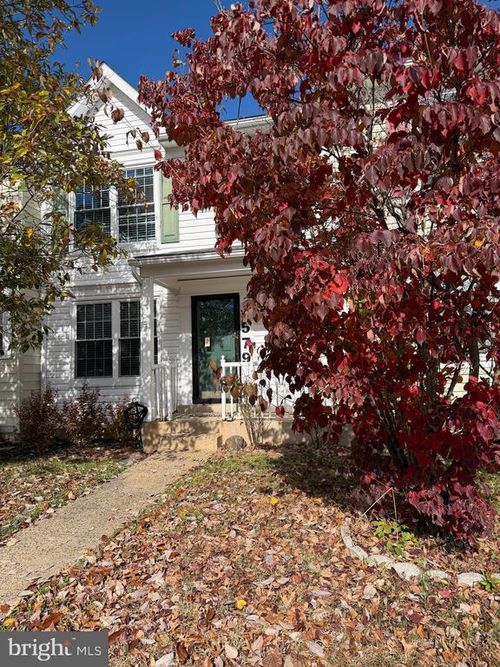 9579 Scales Pl, BRISTOW, VA, 20136-1242 | Card Image