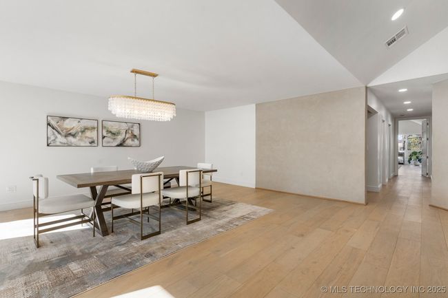 Formal dining area | Image 14