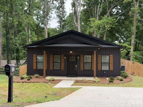 412 N Peterson St, Stanley, NC, 28164-1844 | Card Image