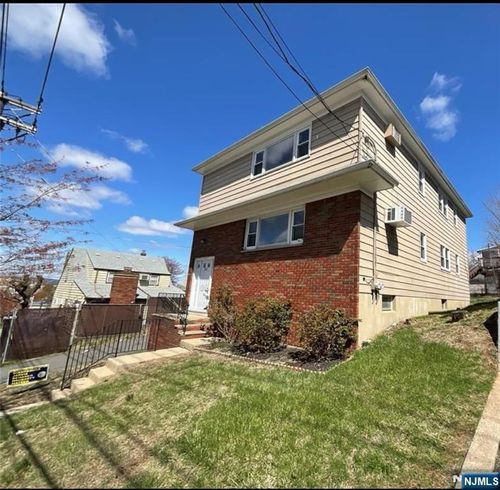 811 Valley Brook Ave, Lyndhurst, NJ, 07071-1324 | Card Image