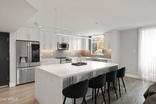 a103-6502 N Central Ave, Phoenix, AZ, 85012-1152 | Card Image