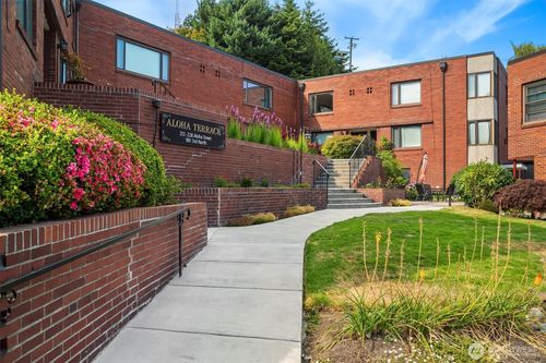 403-228 Aloha St, Seattle, WA, 98109-3718 | Card Image