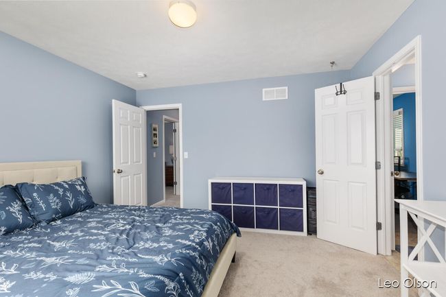 Upper | Image 18