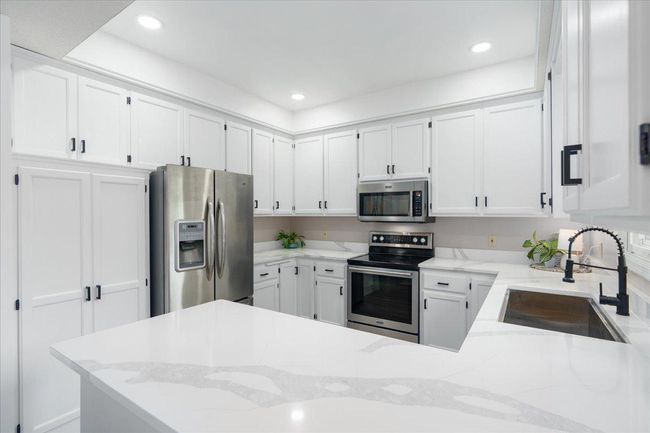 Kitchen | Image 4
