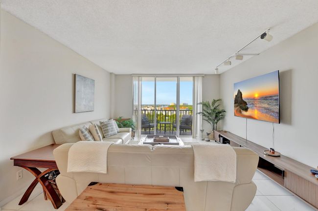 APT-1406W - 2121 N Ocean Blvd, Condo with 2 bedrooms, 2 bathrooms and null parking in Boca Raton FL | Image 11