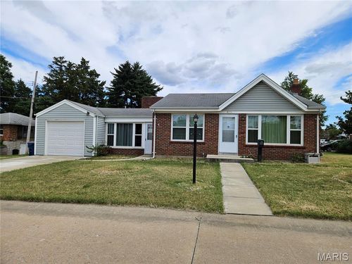 4001 Fawn Cir, Saint Louis, MO, 63125-1322 | Card Image