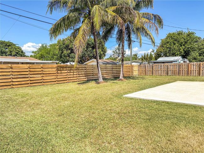 19920 Holiday Rd, House other with 3 bedrooms, 2 bathrooms and null parking in Cutler Bay FL | Image 5