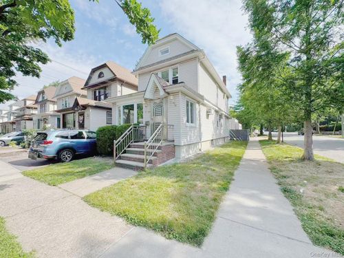 7159 Kessel Street, New York, NY, 11375 | Card Image