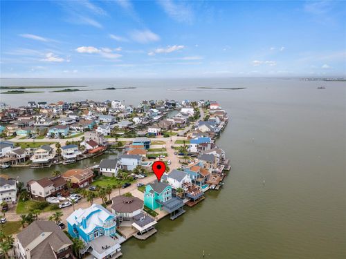 407 Isles End Rd, Tiki Island, TX, 77554-6149 | Card Image
