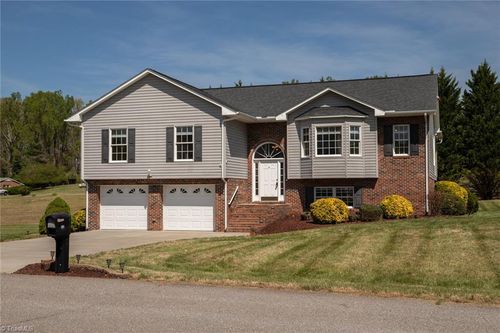 164 Mahogany Ct, Wilkesboro, NC, 28697-5003 | Card Image