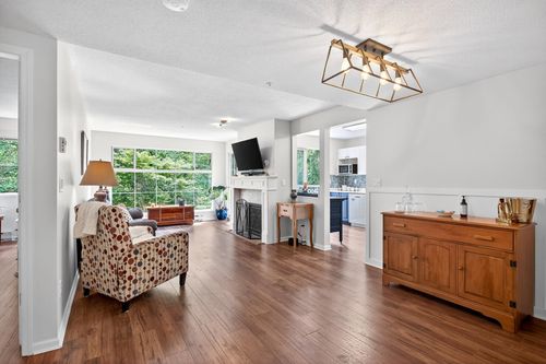 318-2678 Dixon St, Port Coquitlam, BC, V3C6L7 | Card Image