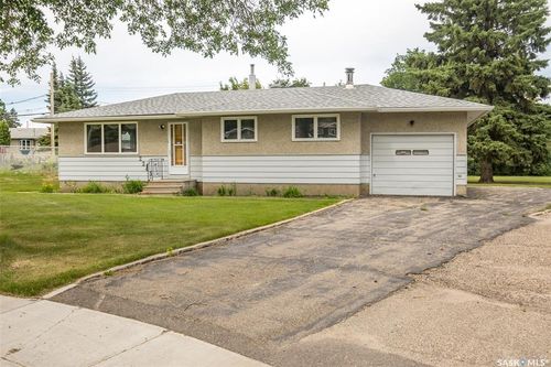 2245 Steuart Ave, Prince Albert, SK, S6V2V1 | Card Image