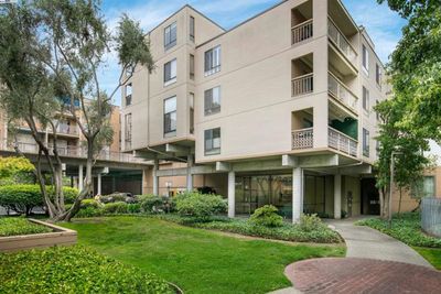 514 - N Civic Dr, Condo with 1 bedrooms, 1 bathrooms and 1 parking in Walnut Creek CA | Image 1