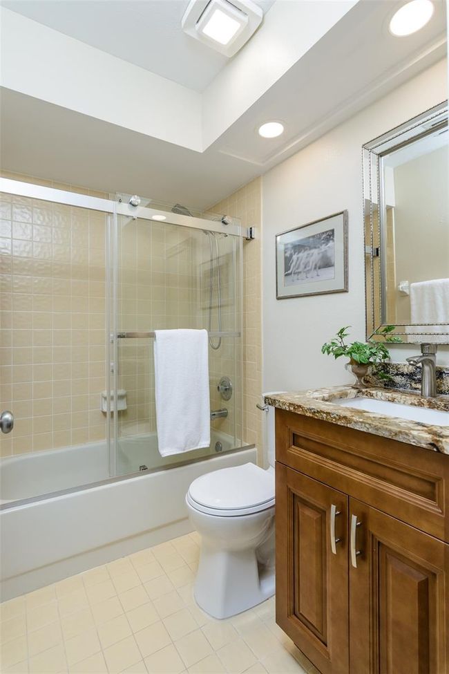 Guest bath | Image 28