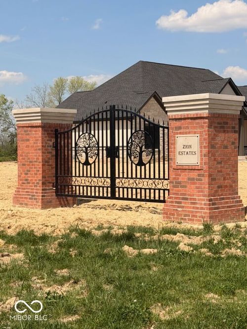 2639 S Kings Way, New Palestine, IN, 46163-9322 | Card Image