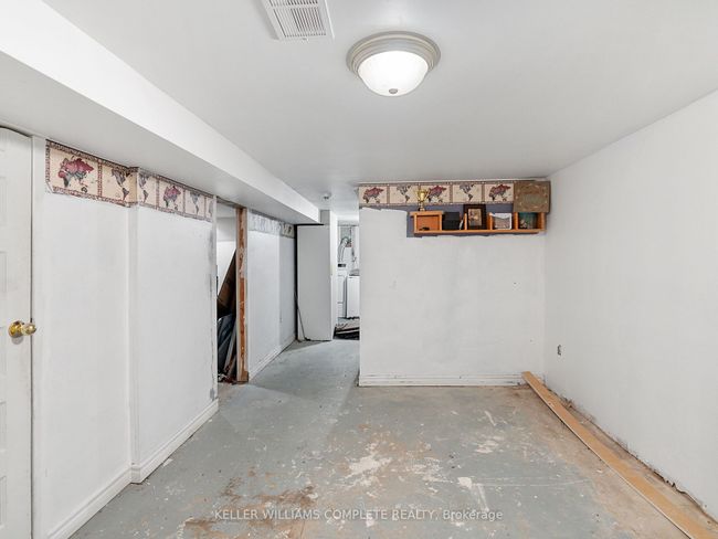 174 Park Row N, House other with 2 bedrooms, 2 bathrooms and null parking in Hamilton ON | Image 40