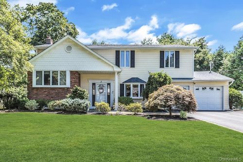 3 Windsor Pl, Huntingtn Sta, NY, 11747-1331 | Card Image