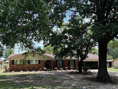 105 Azalea, House other with 3 bedrooms, 2 bathrooms and null parking in Lonoke AR | Image 2