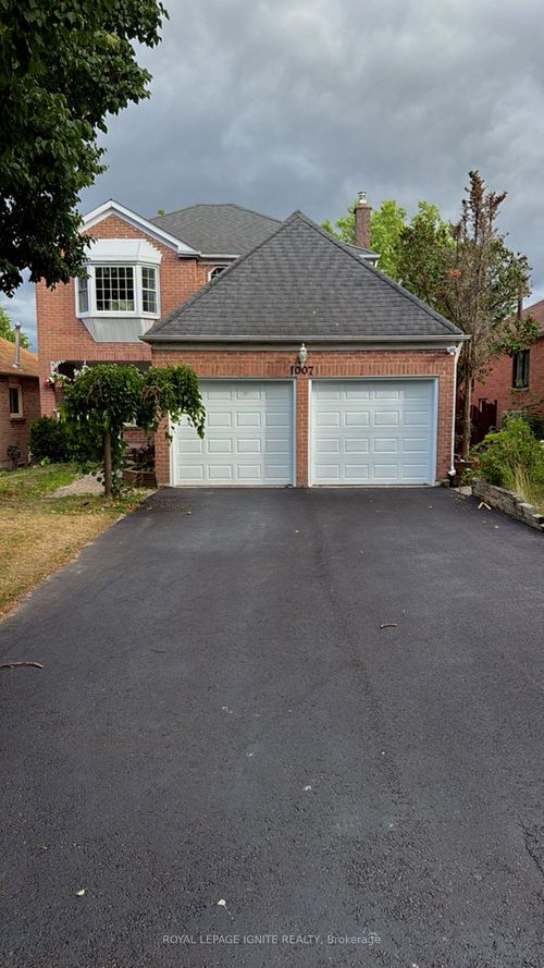 1007 Maury Cres, Pickering, ON, L1X1P7 | Card Image