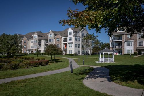 3-318-1 Charles Pond Dr, Coram, NY, 11727-3755 | Card Image