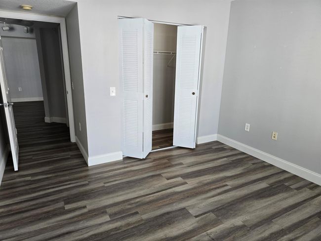 701 Villa Cir, Condo with 2 bedrooms, 2 bathrooms and null parking in Boynton Beach FL | Image 5