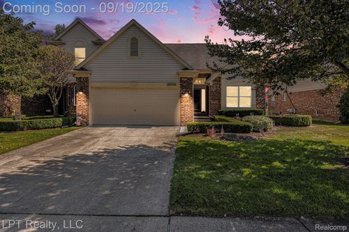45550 Rathmore Dr, Macomb, MI, 48044-6324 | Card Image