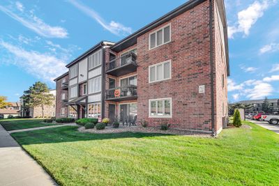 901 - 5008 Circle Court, Condo with 2 bedrooms, 2 bathrooms and 2 parking in Crestwood IL | Image 2