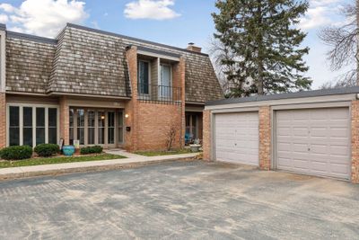 6445 Barrie Road, Townhouse with 2 bedrooms, 1 bathrooms and null parking in Edina MN | Image 3