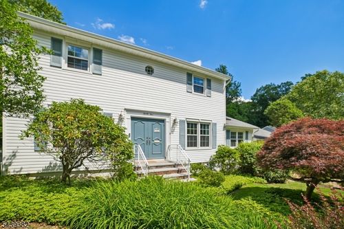 25 Tremont Ter, Livingston, NJ, 07039-3217 | Card Image