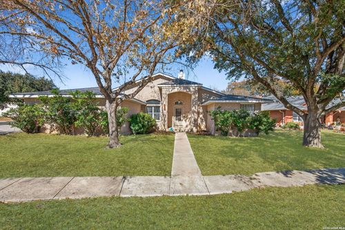 9203 Shadow Lawn Cir, Converse, TX, 78109-2025 | Card Image