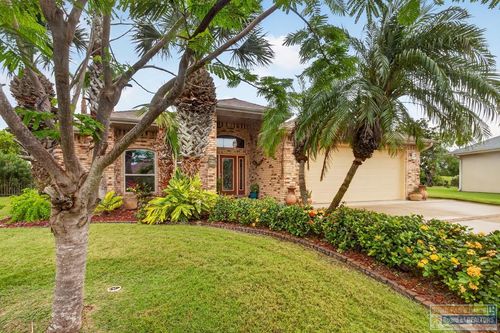 35 Bethpage Dr, Laguna Vista, TX, 78578-2863 | Card Image