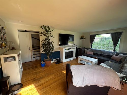 15 Hull Ave, Dover, NH, 03820-2601 | Card Image