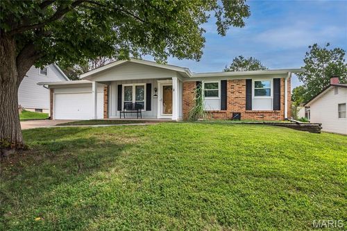 620 Riverside Dr, Saint Charles, MO, 63304-7945 | Card Image