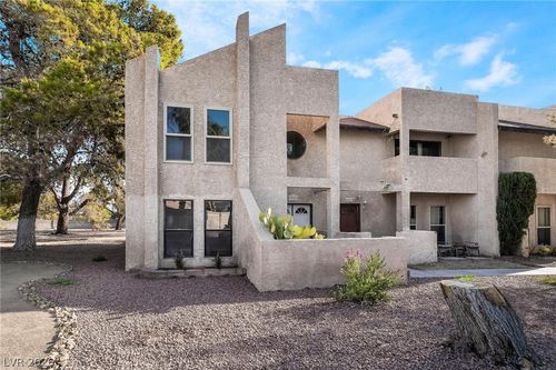 3929 S Torrey Pines Dr, Las Vegas, NV, 89103-2117 | Card Image