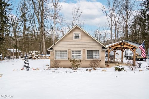 18002 Verna Ave, Lake Milton, OH, 44429-9511 | Card Image