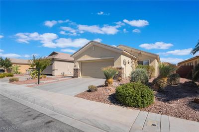 6724 Divers Loons Street, House other with 3 bedrooms, 2 bathrooms and null parking in North Las Vegas NV | Image 3