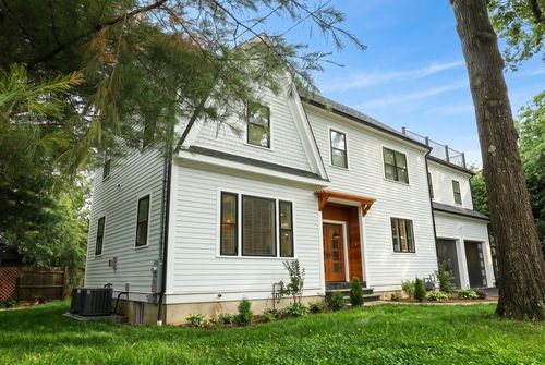 45 Clearwater Rd, Newton, MA, 02462-1132 | Card Image