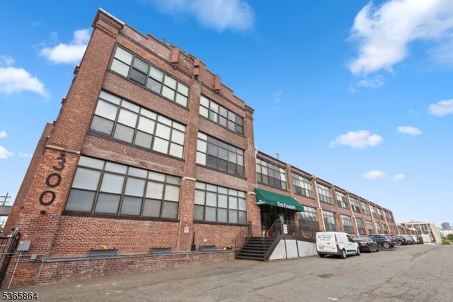 APT-219X - 300 Communipaw Ave, Townhouse with 3 bedrooms, 2 bathrooms and null parking in Jersey City NJ | Image 28