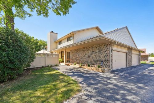 14054 W Tiffany Place, New Berlin, WI, 53151 | Card Image