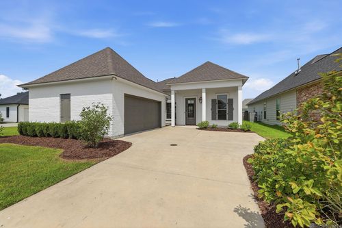 564 Silverbill Ln, Baton Rouge, LA, 70810-7400 | Card Image