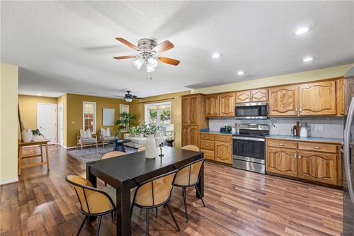 14141 Stillwell Rd, Bonner Springs, KS, 66012-9532 | Card Image