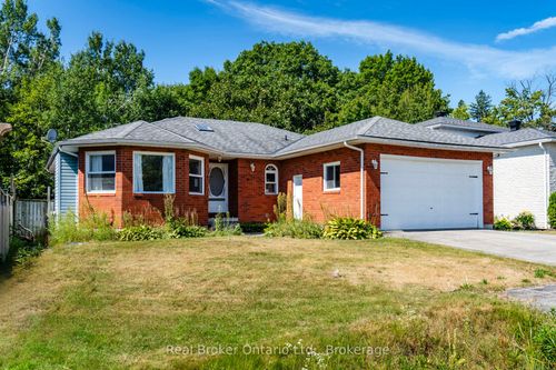 8 Bridle Rd, Penetanguishene, ON, L9M1J5 | Card Image