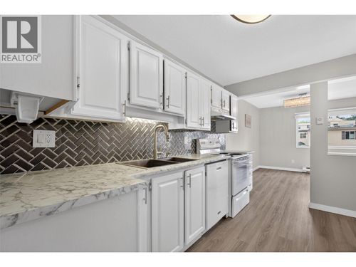 101-1610 Gordon Dr, Kelowna, BC, V1Y3G9 | Card Image