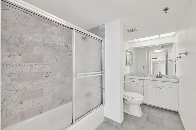 APT-705 - 9341 Collins Ave, Condo with 2 bedrooms, 2 bathrooms and null parking in Surfside FL | Image 14