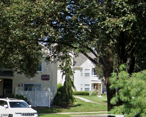 202 Mill Run Ct, Hightstown, NJ, 08520-3028 | Card Image