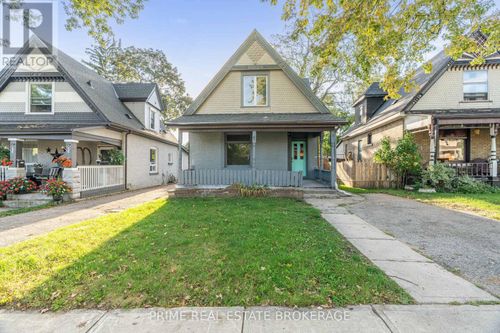 7 Marmora St, London, ON, N5Z1Z4 | Card Image