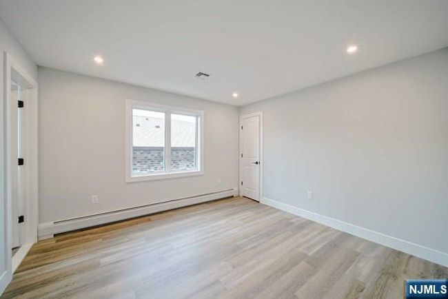 39 Henry Ave, Home with 3 bedrooms, 4 bathrooms and null parking in Palisades Park NJ | Image 23