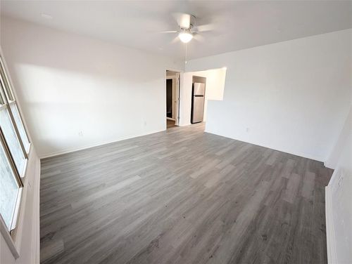 4225 Ne 16th Ter, Oklahoma City, OK, 73121-7201 | Card Image