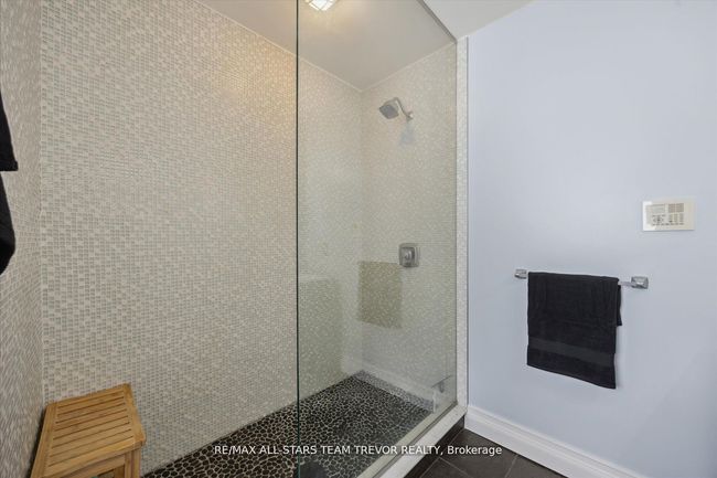 27 Corbett Cres, House other with 3 bedrooms, 4 bathrooms and 5 parking in Aurora ON | Image 19