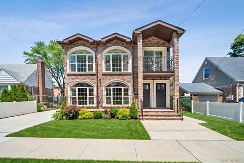 139-18 250th St, Rosedale, NY, 11422-2114 | Card Image